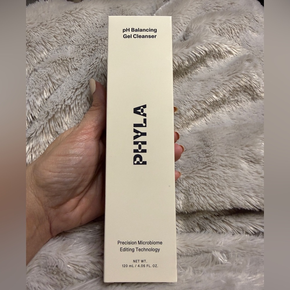 PHYLA PH Balancing Gel Cleanser Precision Microbiome Editing Technology Skincare